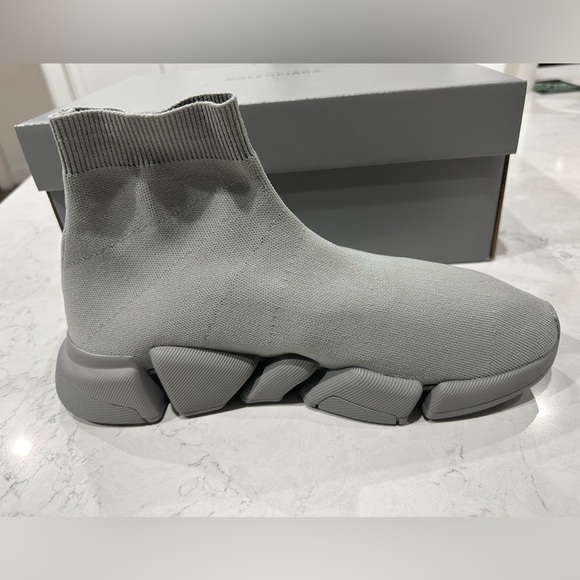 AUTHENTIC BALENCIAGA MEN'S SPEED 2.0 MONOCOLOR SNEAKER IN GREY, SIZE 10 - Picture 9 of 16